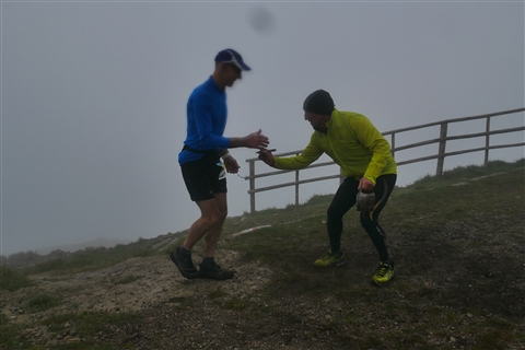 TRAIL di PIZZO San Michele N°3157 FOTO scattate a raffica in VETTA da Peppe Dalessio con nebbia e gran freddo - foto 2562