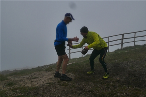 TRAIL di PIZZO San Michele N°3157 FOTO scattate a raffica in VETTA da Peppe Dalessio con nebbia e gran freddo - foto 2564