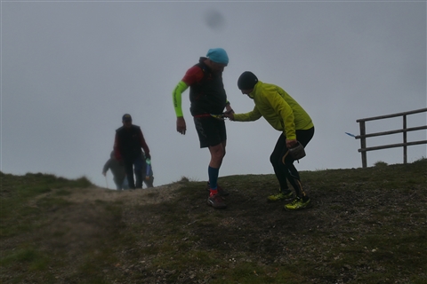 TRAIL di PIZZO San Michele N°3157 FOTO scattate a raffica in VETTA da Peppe Dalessio con nebbia e gran freddo - foto 2644