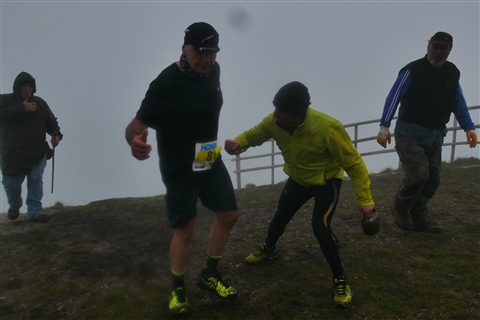 TRAIL di PIZZO San Michele N°3157 FOTO scattate a raffica in VETTA da Peppe Dalessio con nebbia e gran freddo - foto 2702