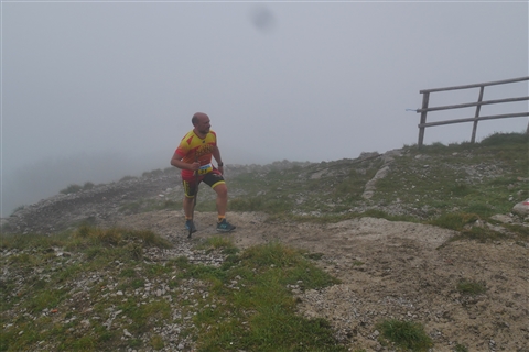 TRAIL di PIZZO San Michele N°3157 FOTO scattate a raffica in VETTA da Peppe Dalessio con nebbia e gran freddo - foto 2997