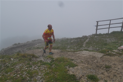 TRAIL di PIZZO San Michele N°3157 FOTO scattate a raffica in VETTA da Peppe Dalessio con nebbia e gran freddo - foto 2999