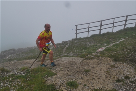 TRAIL di PIZZO San Michele N°3157 FOTO scattate a raffica in VETTA da Peppe Dalessio con nebbia e gran freddo - foto 3012