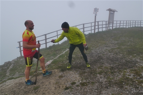 TRAIL di PIZZO San Michele N°3157 FOTO scattate a raffica in VETTA da Peppe Dalessio con nebbia e gran freddo - foto 3015