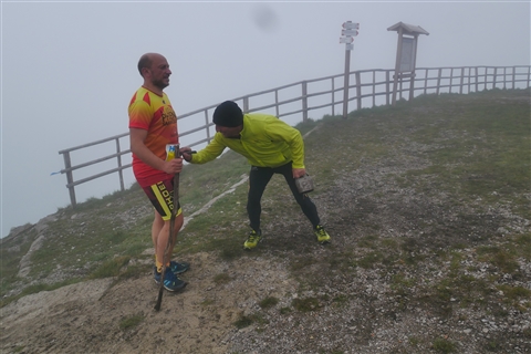 TRAIL di PIZZO San Michele N°3157 FOTO scattate a raffica in VETTA da Peppe Dalessio con nebbia e gran freddo - foto 3020