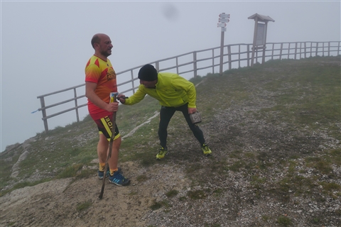 TRAIL di PIZZO San Michele N°3157 FOTO scattate a raffica in VETTA da Peppe Dalessio con nebbia e gran freddo - foto 3021