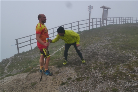 TRAIL di PIZZO San Michele N°3157 FOTO scattate a raffica in VETTA da Peppe Dalessio con nebbia e gran freddo - foto 3022