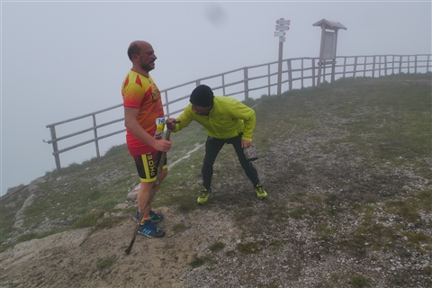 TRAIL di PIZZO San Michele N°3157 FOTO scattate a raffica in VETTA da Peppe Dalessio con nebbia e gran freddo - foto 3025