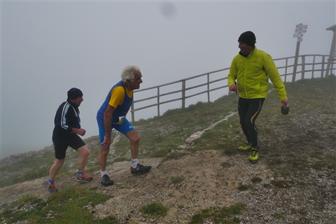 TRAIL di PIZZO San Michele N°3157 FOTO scattate a raffica in VETTA da Peppe Dalessio con nebbia e gran freddo - foto 3111