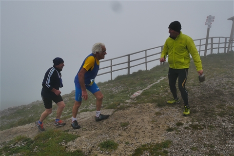 TRAIL di PIZZO San Michele N°3157 FOTO scattate a raffica in VETTA da Peppe Dalessio con nebbia e gran freddo - foto 3112