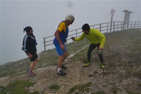 TRAIL di PIZZO San Michele N°3157 FOTO scattate a raffica in VETTA da Peppe Dalessio con nebbia e gran freddo - foto 3119