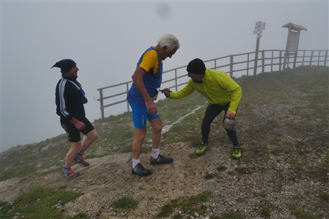 TRAIL di PIZZO San Michele N°3157 FOTO scattate a raffica in VETTA da Peppe Dalessio con nebbia e gran freddo - foto 3120