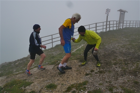 TRAIL di PIZZO San Michele N°3157 FOTO scattate a raffica in VETTA da Peppe Dalessio con nebbia e gran freddo - foto 3123