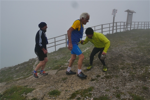 TRAIL di PIZZO San Michele N°3157 FOTO scattate a raffica in VETTA da Peppe Dalessio con nebbia e gran freddo - foto 3125