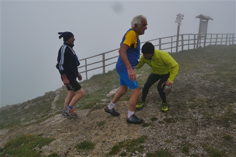TRAIL di PIZZO San Michele N°3157 FOTO scattate a raffica in VETTA da Peppe Dalessio con nebbia e gran freddo - foto 3127