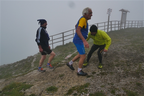TRAIL di PIZZO San Michele N°3157 FOTO scattate a raffica in VETTA da Peppe Dalessio con nebbia e gran freddo - foto 3128