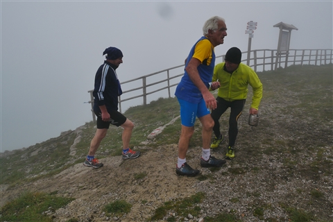 TRAIL di PIZZO San Michele N°3157 FOTO scattate a raffica in VETTA da Peppe Dalessio con nebbia e gran freddo - foto 3130