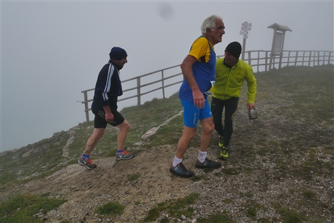 TRAIL di PIZZO San Michele N°3157 FOTO scattate a raffica in VETTA da Peppe Dalessio con nebbia e gran freddo - foto 3131