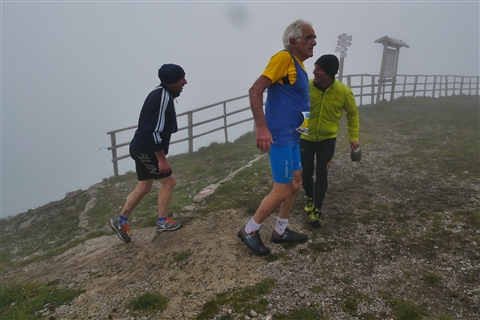 TRAIL di PIZZO San Michele N°3157 FOTO scattate a raffica in VETTA da Peppe Dalessio con nebbia e gran freddo - foto 3132