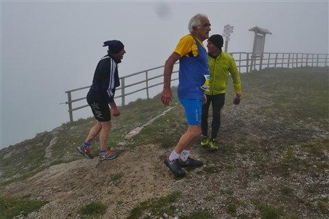 TRAIL di PIZZO San Michele N°3157 FOTO scattate a raffica in VETTA da Peppe Dalessio con nebbia e gran freddo - foto 3133