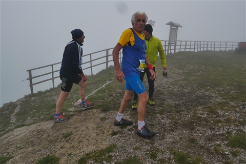 TRAIL di PIZZO San Michele N°3157 FOTO scattate a raffica in VETTA da Peppe Dalessio con nebbia e gran freddo - foto 3136