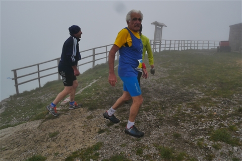 TRAIL di PIZZO San Michele N°3157 FOTO scattate a raffica in VETTA da Peppe Dalessio con nebbia e gran freddo - foto 3138