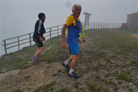TRAIL di PIZZO San Michele N°3157 FOTO scattate a raffica in VETTA da Peppe Dalessio con nebbia e gran freddo - foto 3139