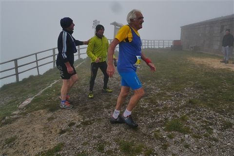 TRAIL di PIZZO San Michele N°3157 FOTO scattate a raffica in VETTA da Peppe Dalessio con nebbia e gran freddo - foto 3145