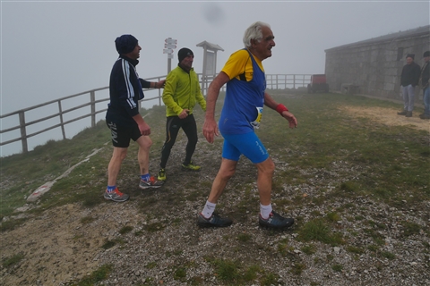 TRAIL di PIZZO San Michele N°3157 FOTO scattate a raffica in VETTA da Peppe Dalessio con nebbia e gran freddo - foto 3146