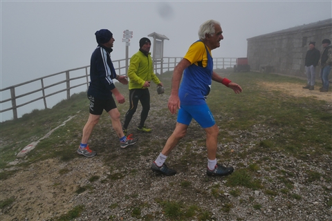 TRAIL di PIZZO San Michele N°3157 FOTO scattate a raffica in VETTA da Peppe Dalessio con nebbia e gran freddo - foto 3147