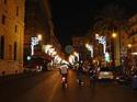 Passeggiata per le strade illuminate di Salerno - foto 25